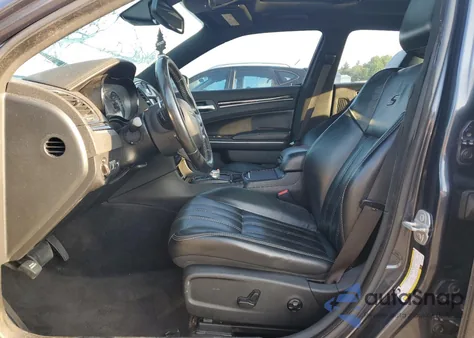2018 Chrysler 300 S z USA, uszkodzony, nr VIN 2C3CCAGG5JH181630